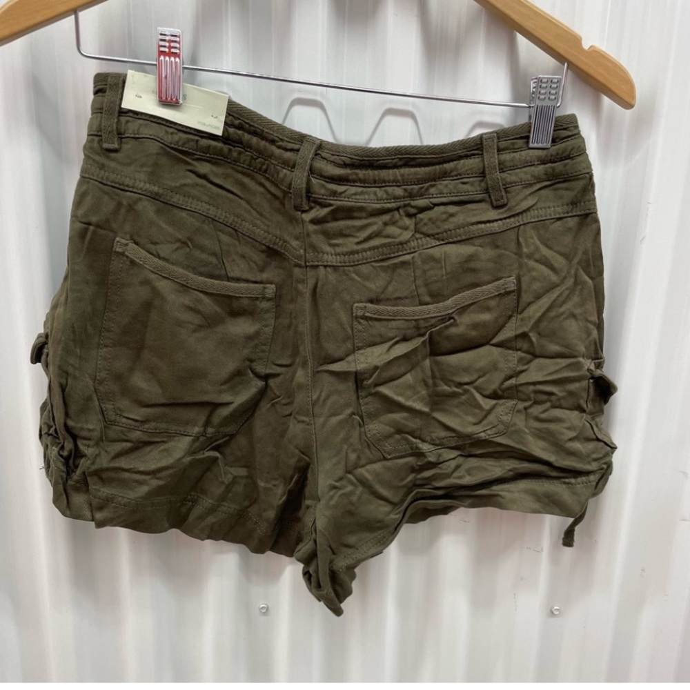 2 PRS Shorts Maurices Green Cargo Shorts Size 7/8 Love Tree White Shorts Size M